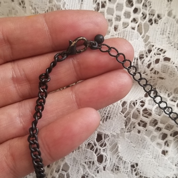 🖤 Ornate Black Necklace - Picture 2 of 5